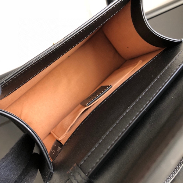 グッチバッグ着用イメージ